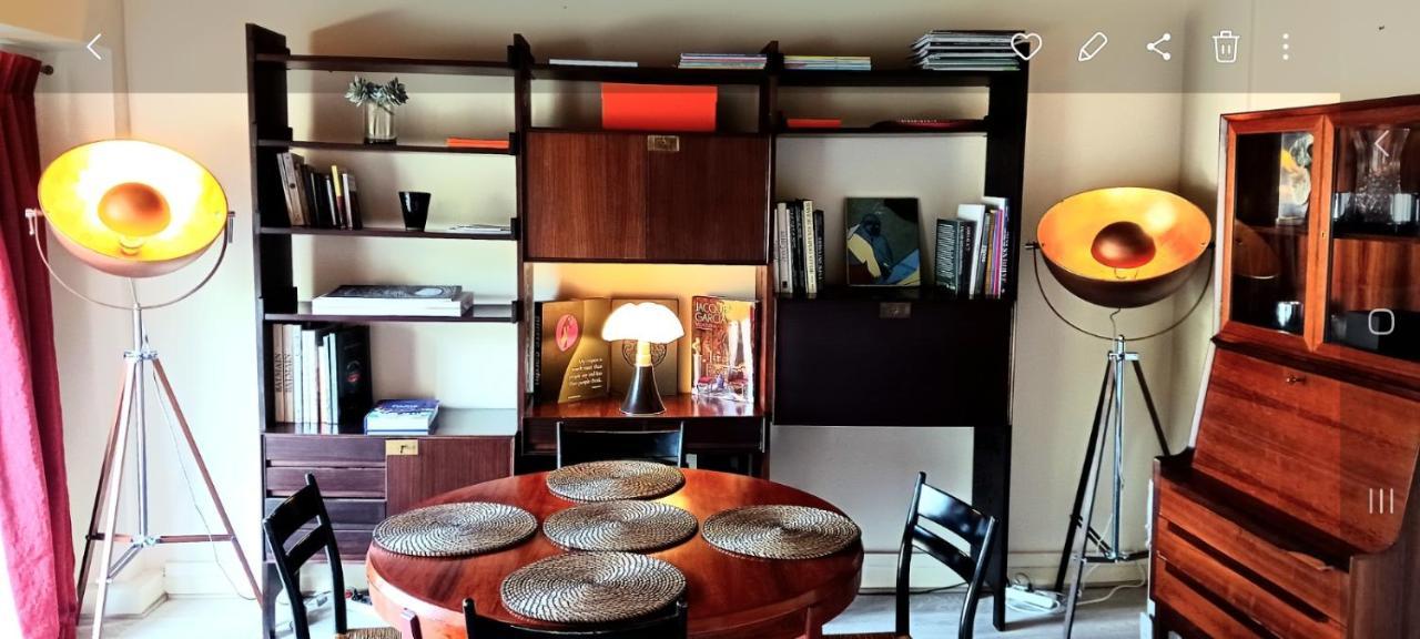 Emily In Appartamento Parigi